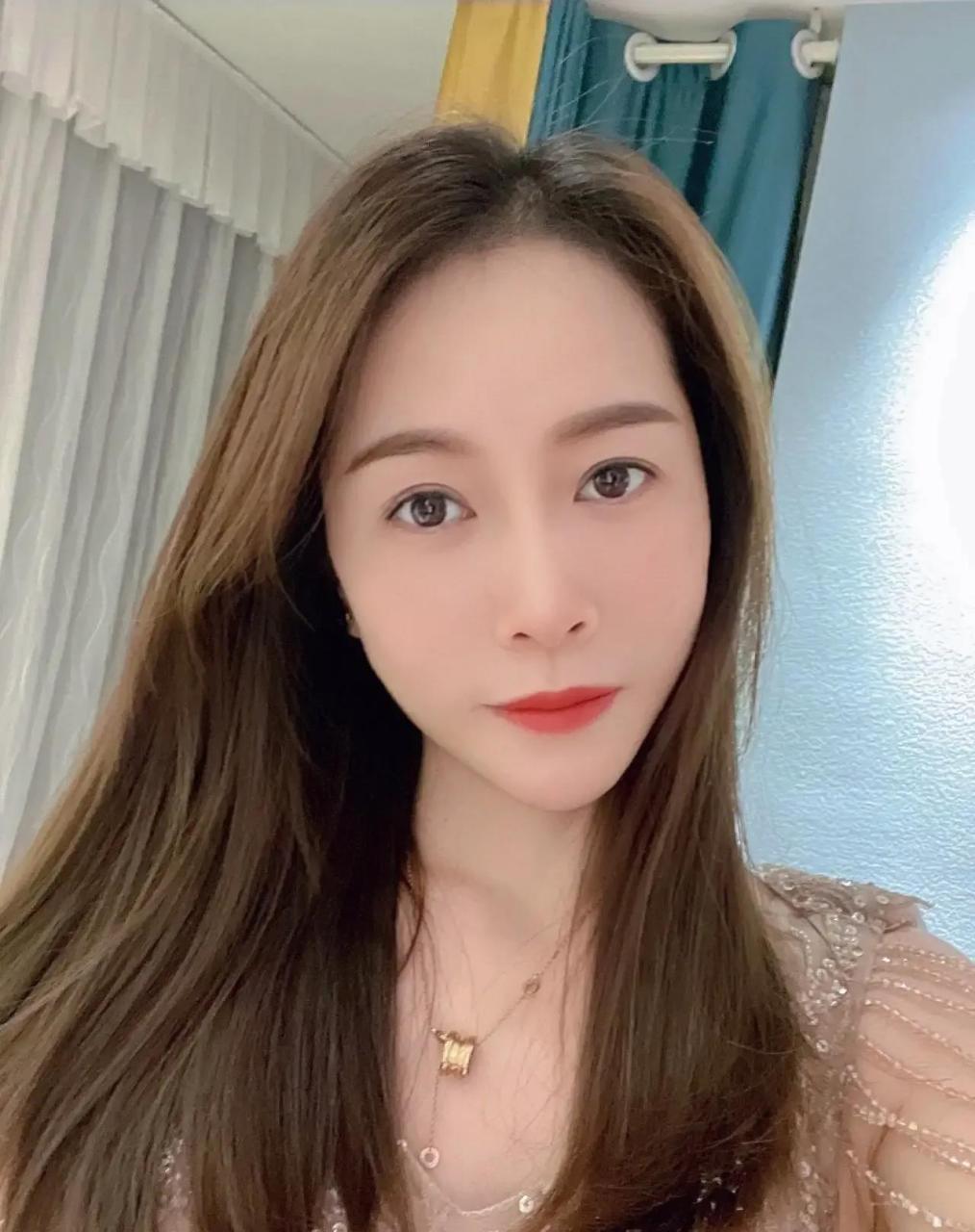 分享一枚40岁气质美女阿姨