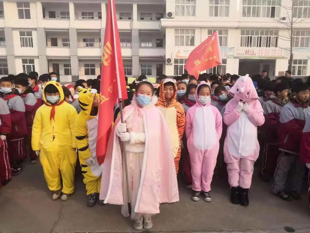 岔河中心小学举行"庆元旦 健身跑"活动