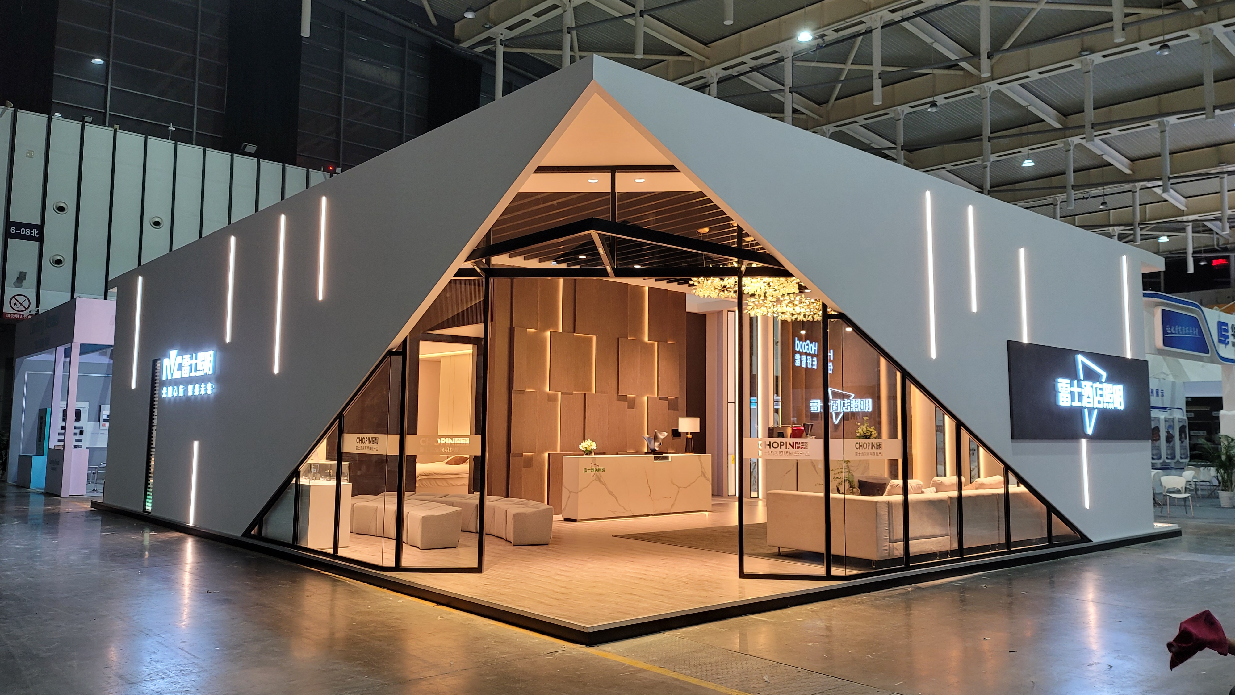 雷士酒店照明旗舰产品亮相酒店展 领导品牌奏响行业最强音