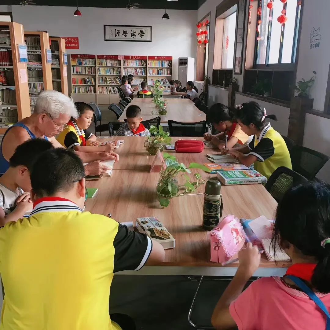 大餘論壇同時還開放大餘網站搭建建設定製了南安中學,大餘中學,梅關