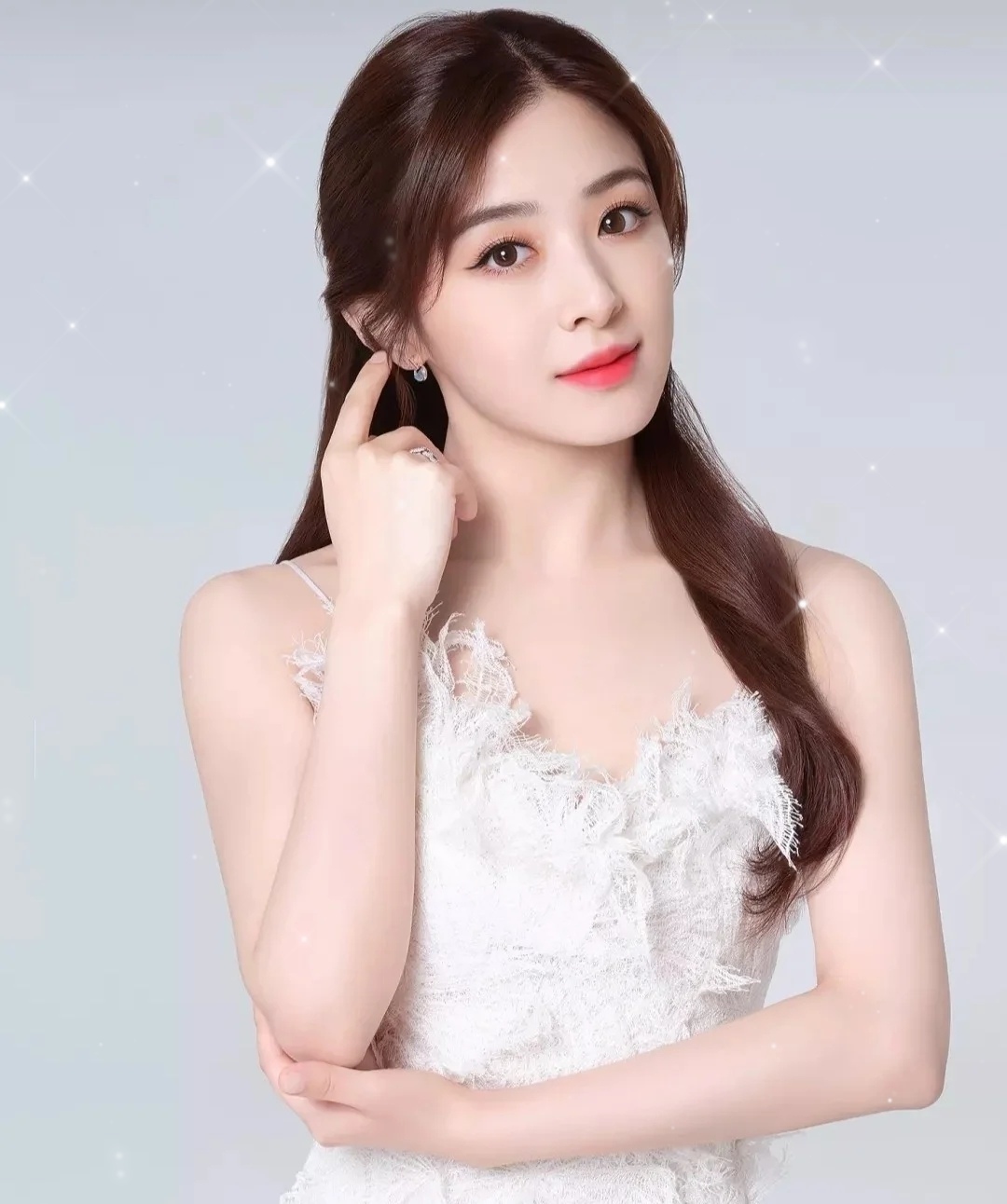 张含韵演技好?出演央视新剧《一代洪商》,32岁还能翻红吗