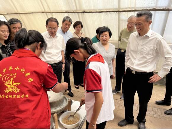 槐蔭區關工委為西城高科農業園區,濟西溼地公園 