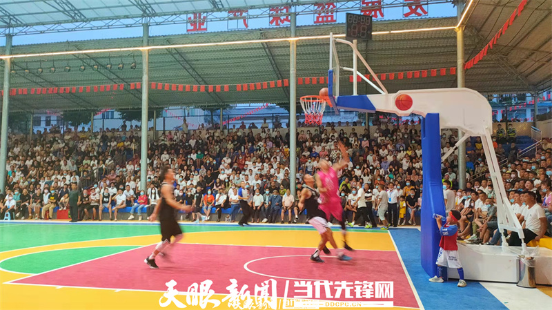 「大屯村乡村篮球赛」之三:30万粉丝网红主播朱江精彩解说球赛