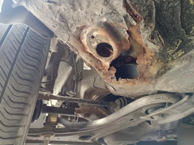 捷达底盘生锈怎么处理