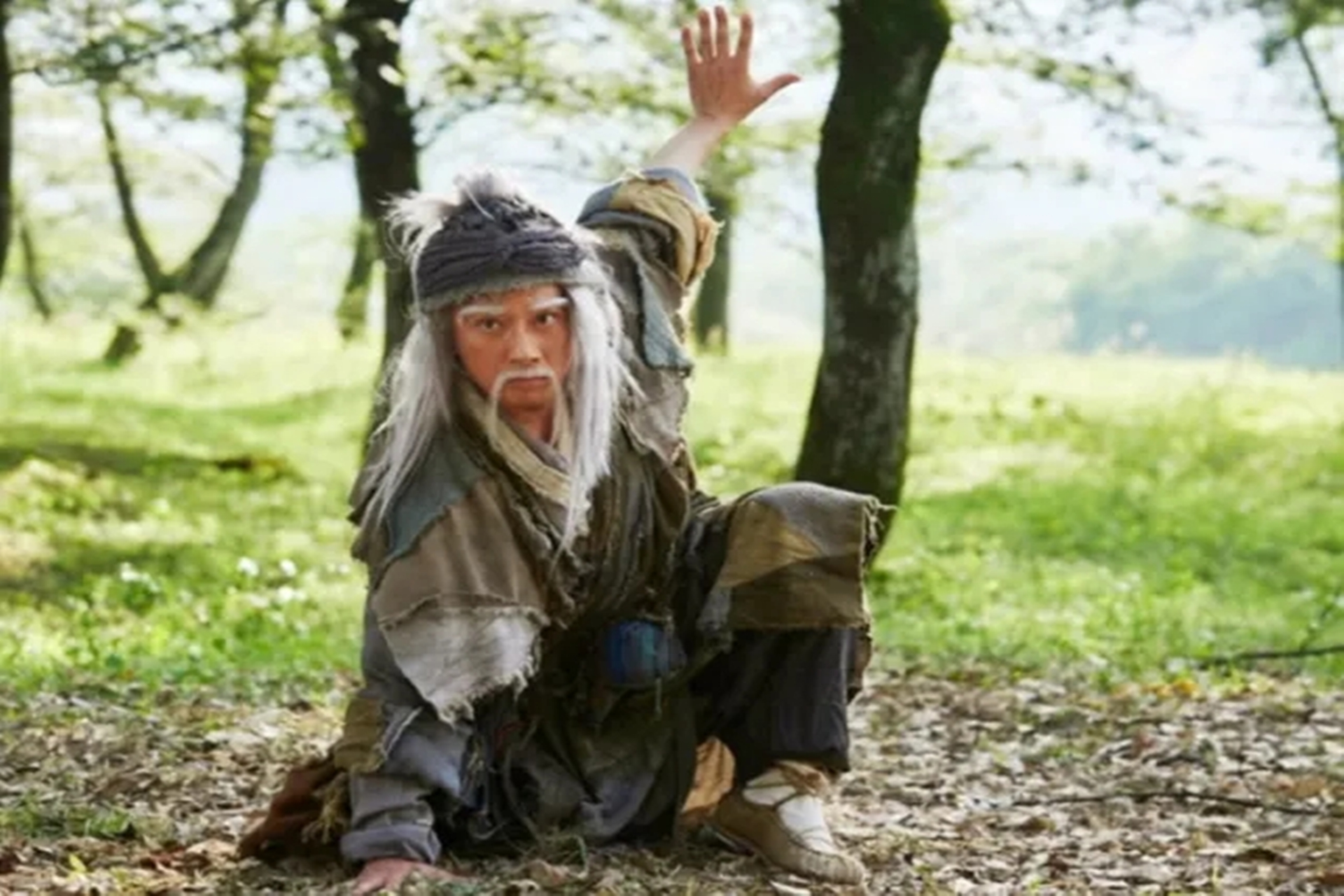 为何降龙十八掌失传,易筋经却传至笑傲?根源在于少林丐帮的制度