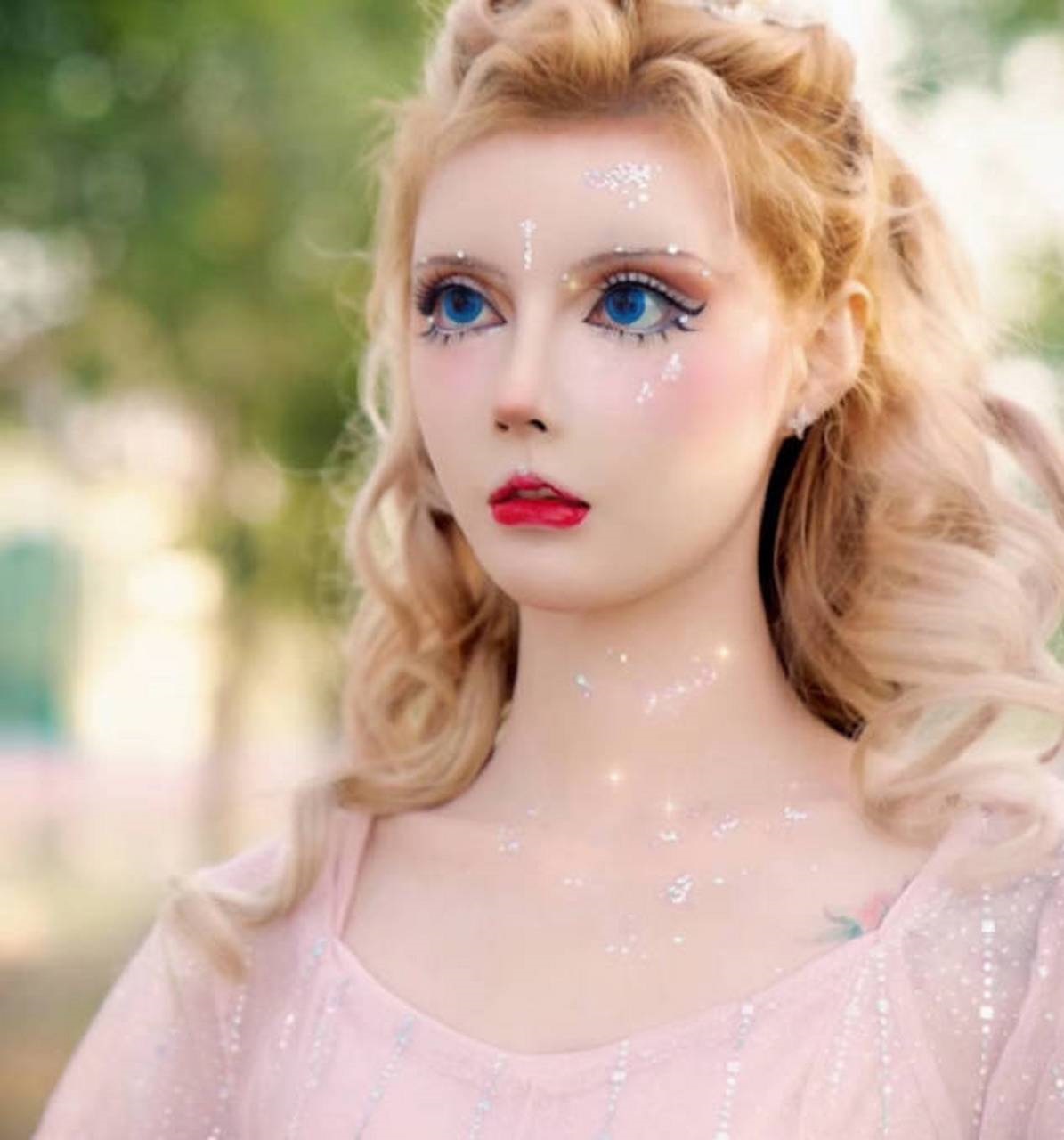 真人芭比娃娃迪丽拉,一个活的网红"艺术品"