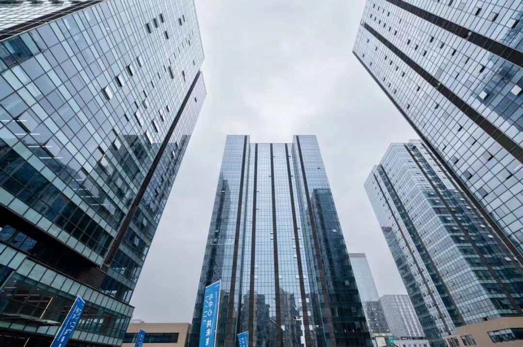 "让长沙更红" 奥克斯中心第一期网红训练营暨4.5米挑高样板房即将开放