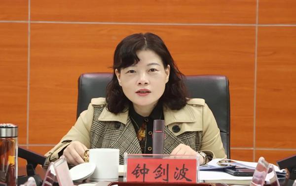 钟剑波主持召开2021年南县人民政府第9次常务会议