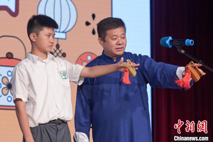 香港培侨中学举行传统文化日 传统曲艺走进校园