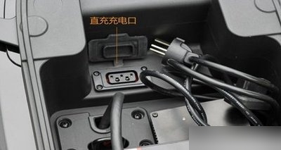 小牛电动充电口在哪里