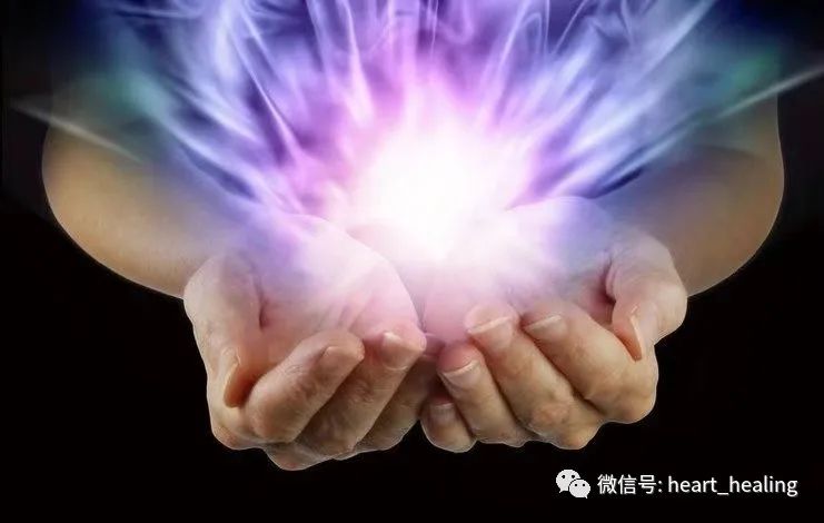 连结慈悲的能量 透过手来传递疗愈能量|灵气reiki疗法一二阶2021年