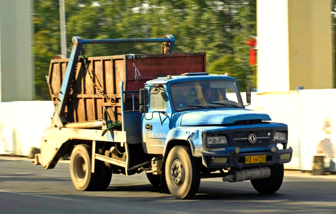 东风eq140:一款生产多年的国产长头卡车