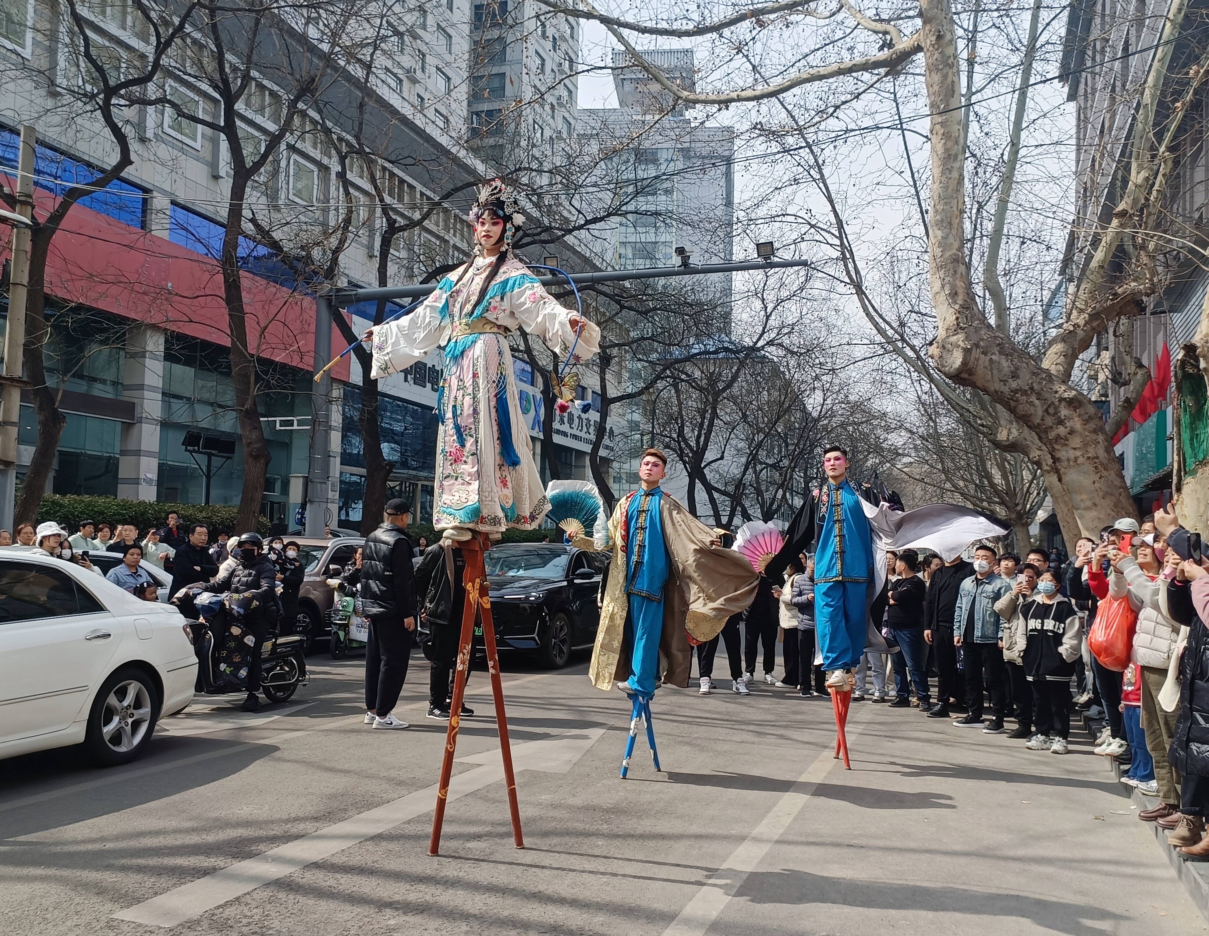 宾阳踩高跷图片