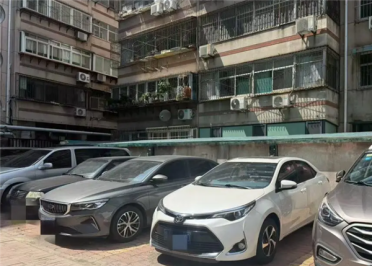 扫错就是钓鱼链接！车主吐槽充电桩乱象：1个桩上8个码电价还不同