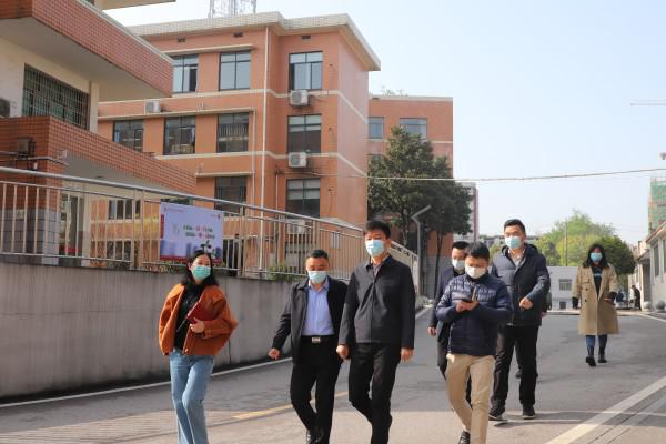 开福区:开福区人民政府副区长王乐君来长沙一中广雅中学督导疫情防控