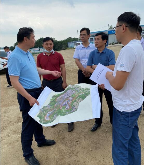 市生态环境局局长汪飞一行赴孝昌县现场调研督办矿山修复工作
