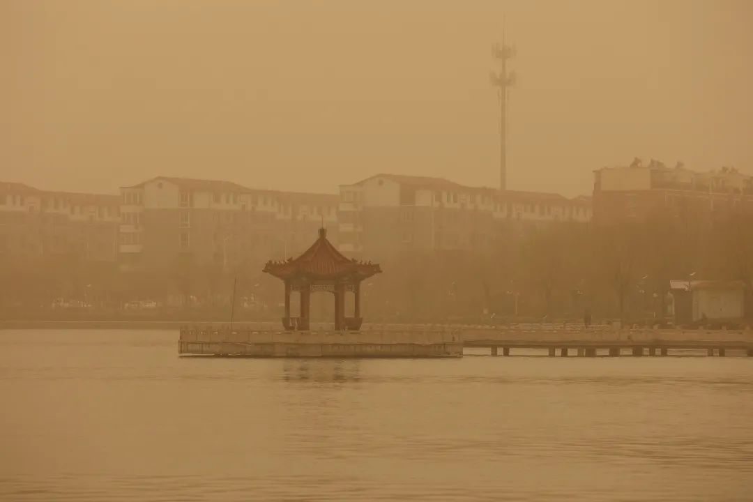 揚沙天氣:實拍橙黃