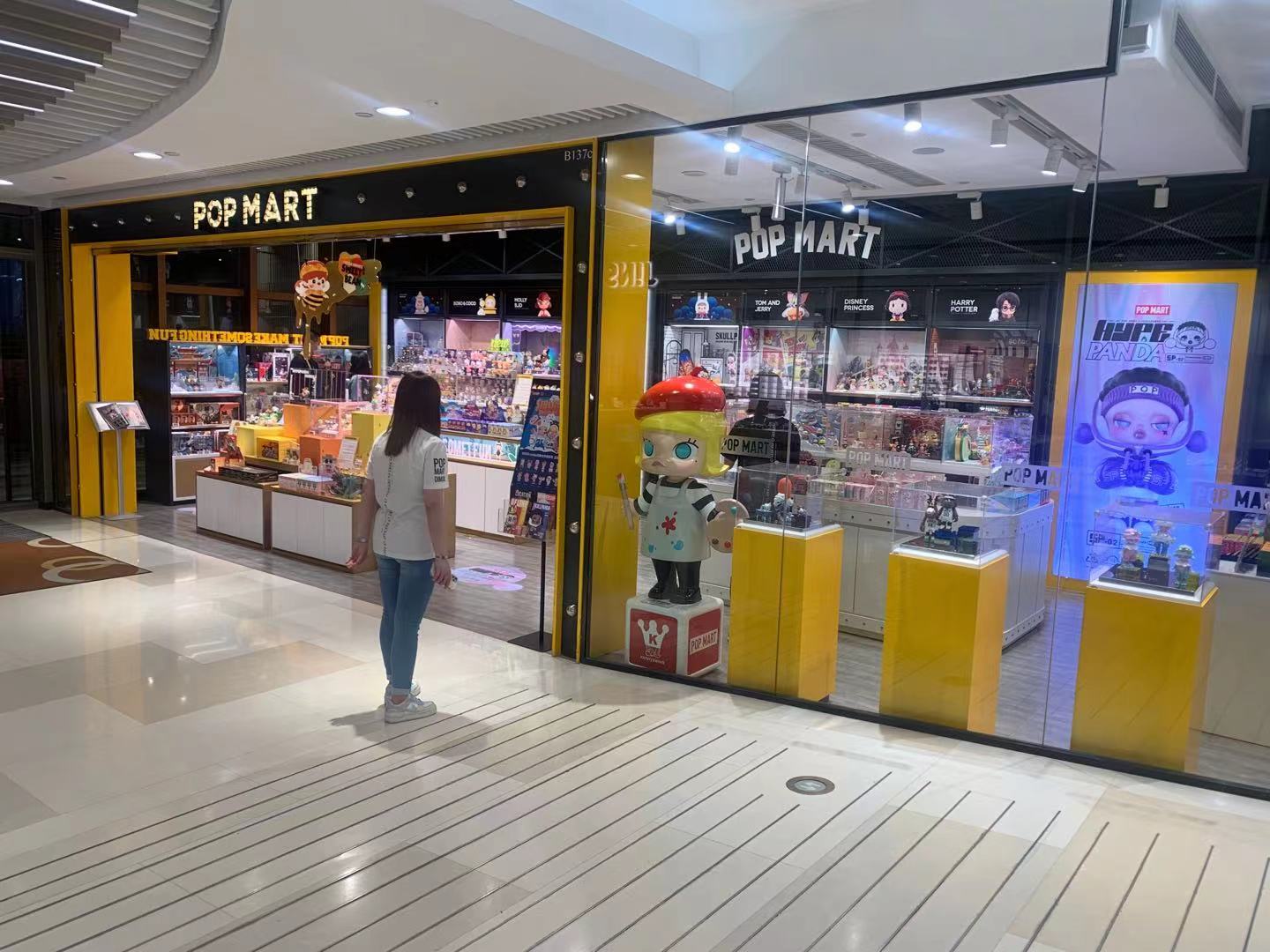 泡泡玛特涨价依然一盒难求!玩具厂称15cm的娃娃能用多少材料?