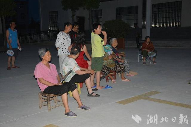 云梦县吴铺镇:乐享文化盛宴 夜话浓浓乡情