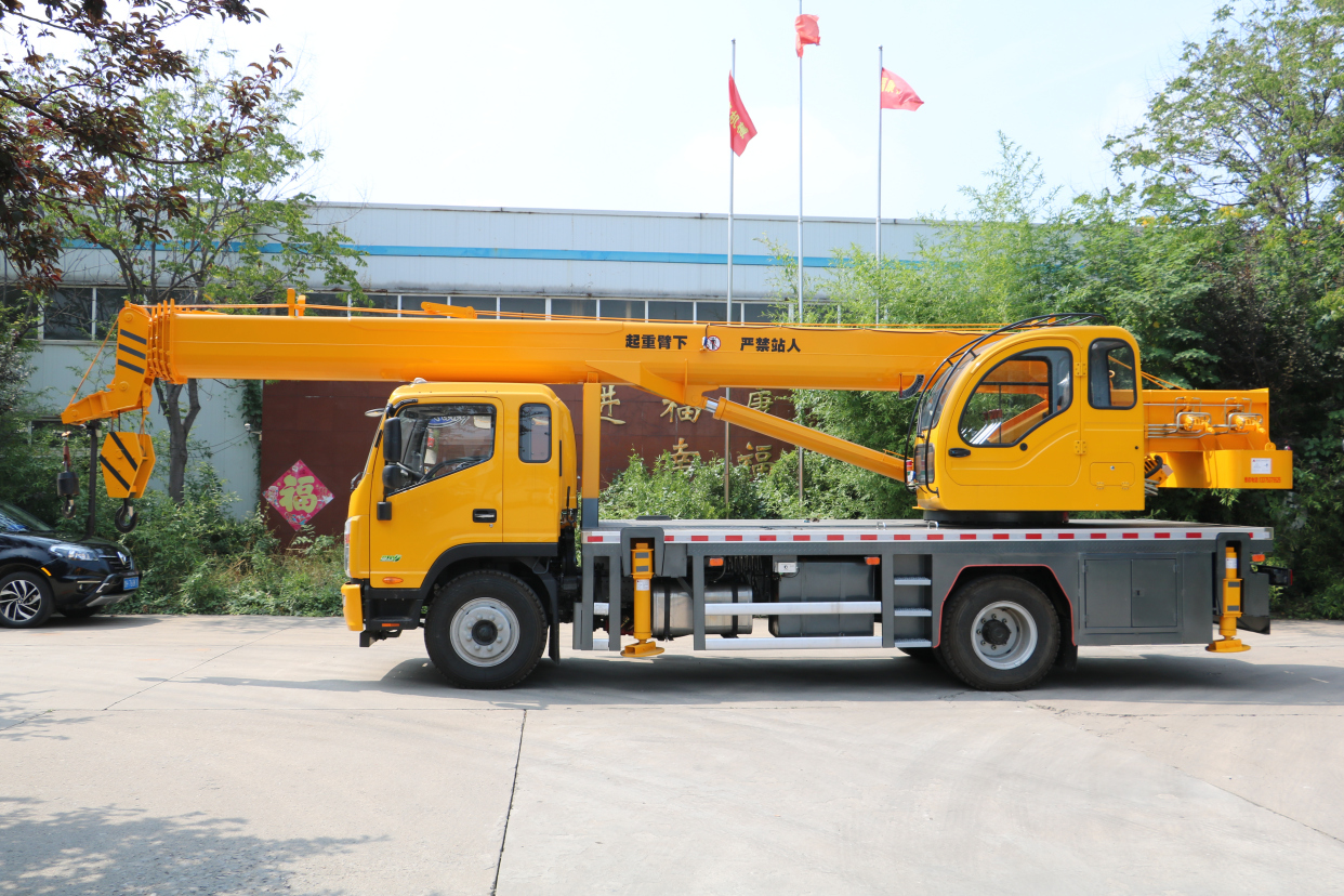 16吨吊车出口 解放底盘吊车 福源重工可定制