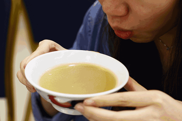 饭前喝汤降血糖怎么喝有讲究做对了饱腹又稳糖