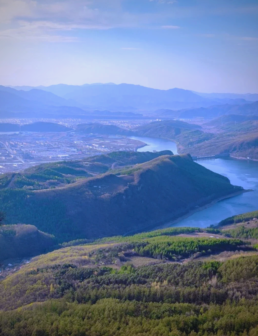 辽宁春日山川探秘:感受不一样的自然美景