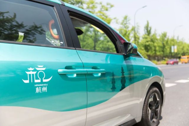 杭州出租车又添新成员,首批300辆"西湖绿 钱塘银" 即将出街