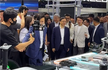 赵长江回应为何王传福亲临智界展台自己不出面接待：真非故意 当时刚好不在