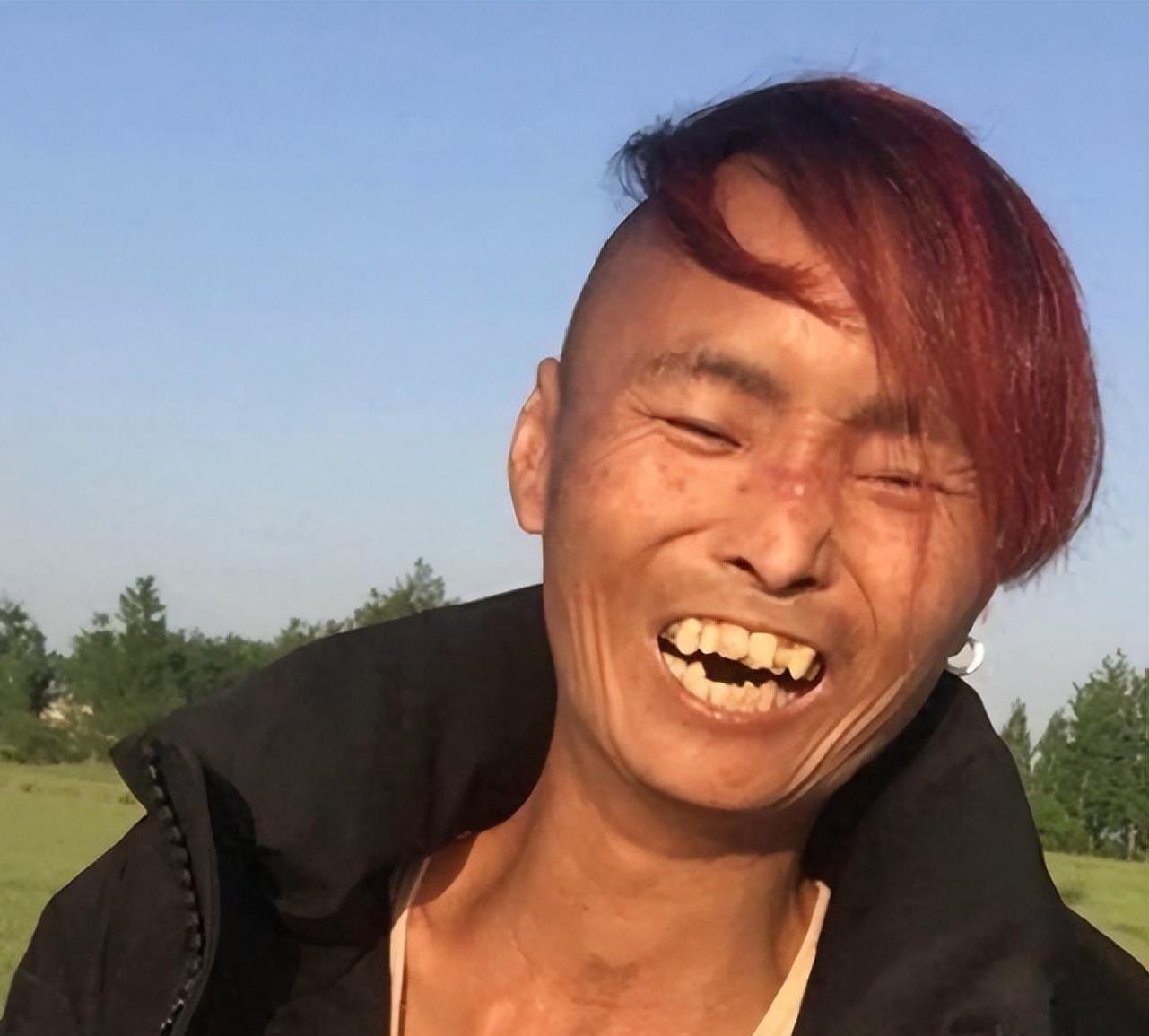 突传噩耗!"不舍回家"的抗癌老人去世,遗照眼神仍显倔强