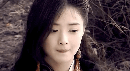《欢乐颂》里的"捞女"樊胜美 蒋欣自己的演艺之路可谓充满坎坷: 8岁