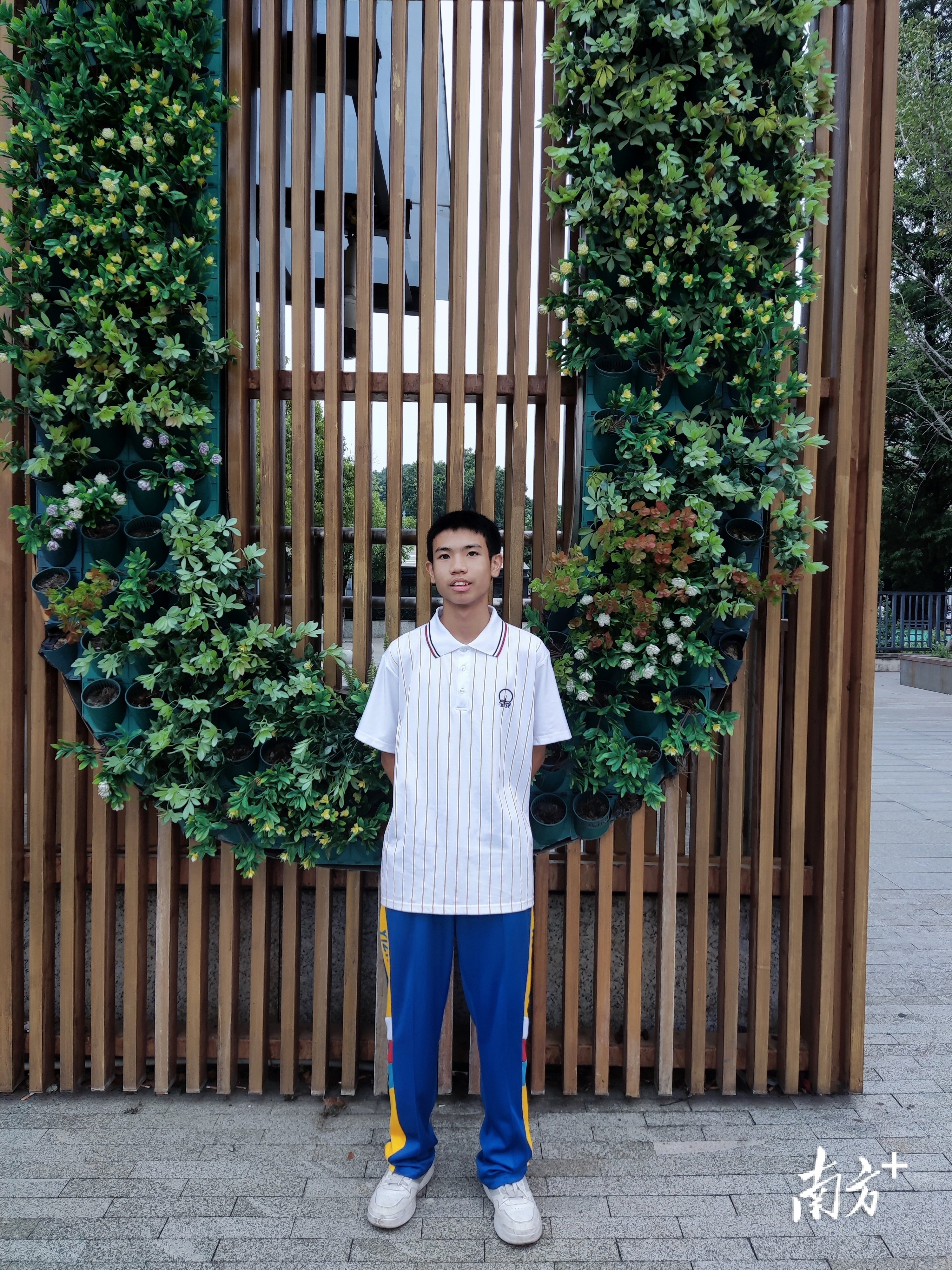 新会葵城中学林信宇:会自娱自乐,自弹自唱舒缓紧张情绪