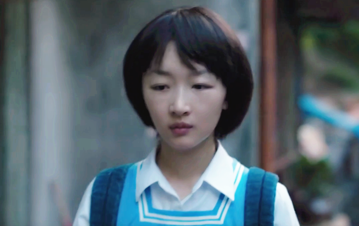 《少年的你》:周冬雨和易烊千玺共同演绎青春的疼痛与成长