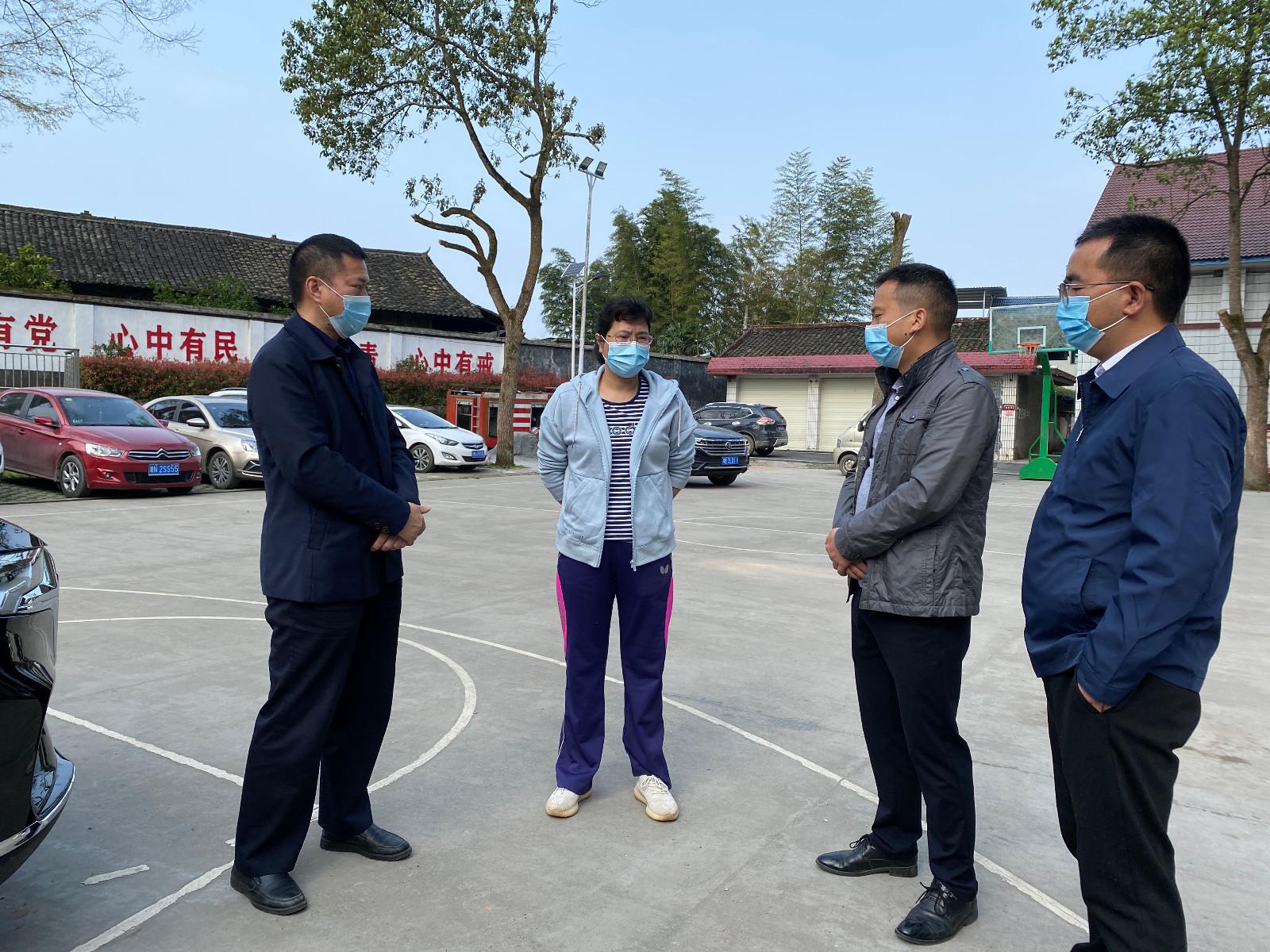 兰利华深入广坪镇检查指导疫情防控工作