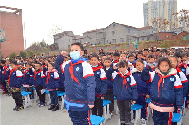 南漳徐庶学校:吹响新号角 一起向未来