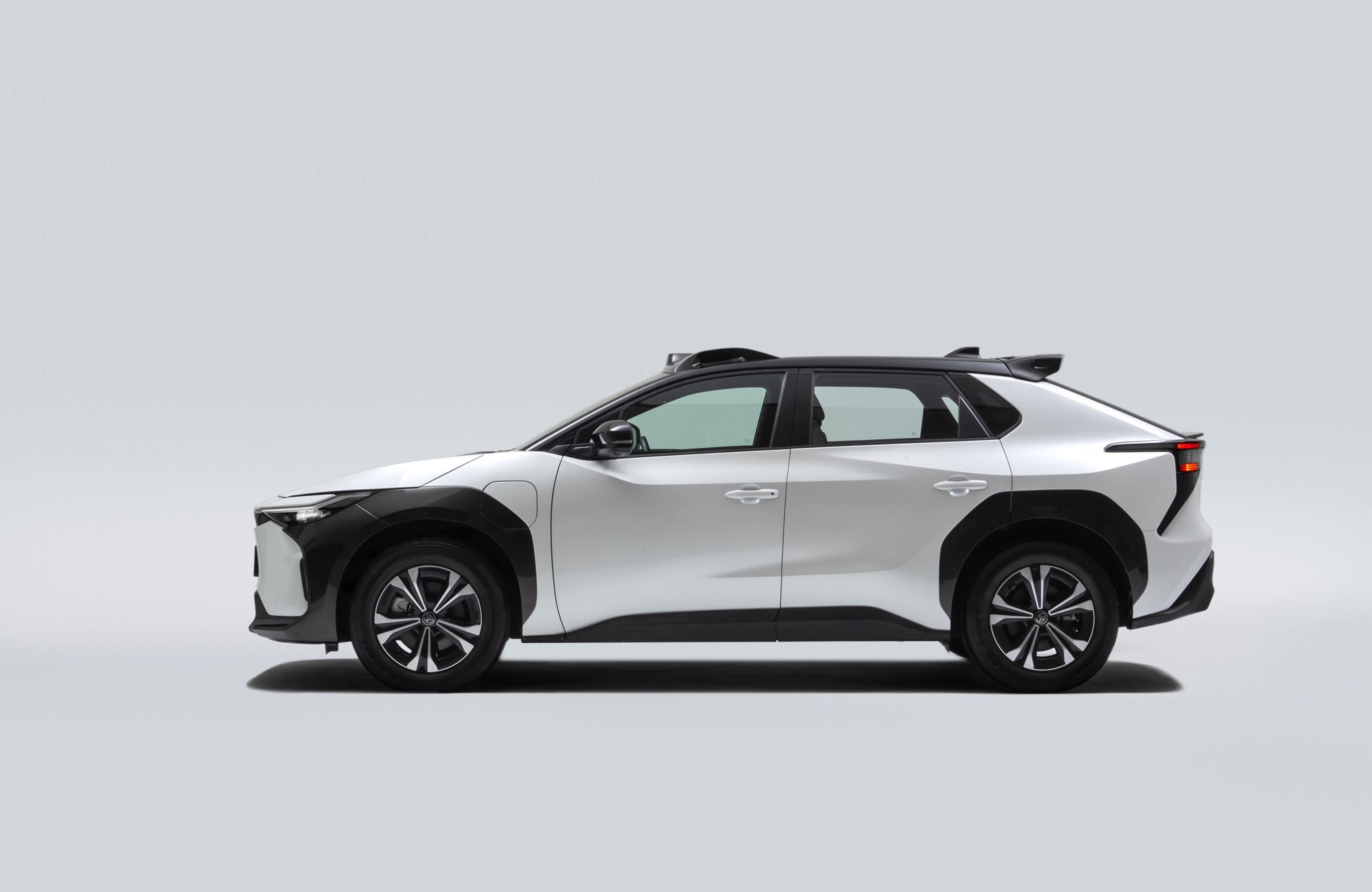 小马智行与丰田汽车发布首款纯电动自动驾驶出租车11月5日,小马智行与