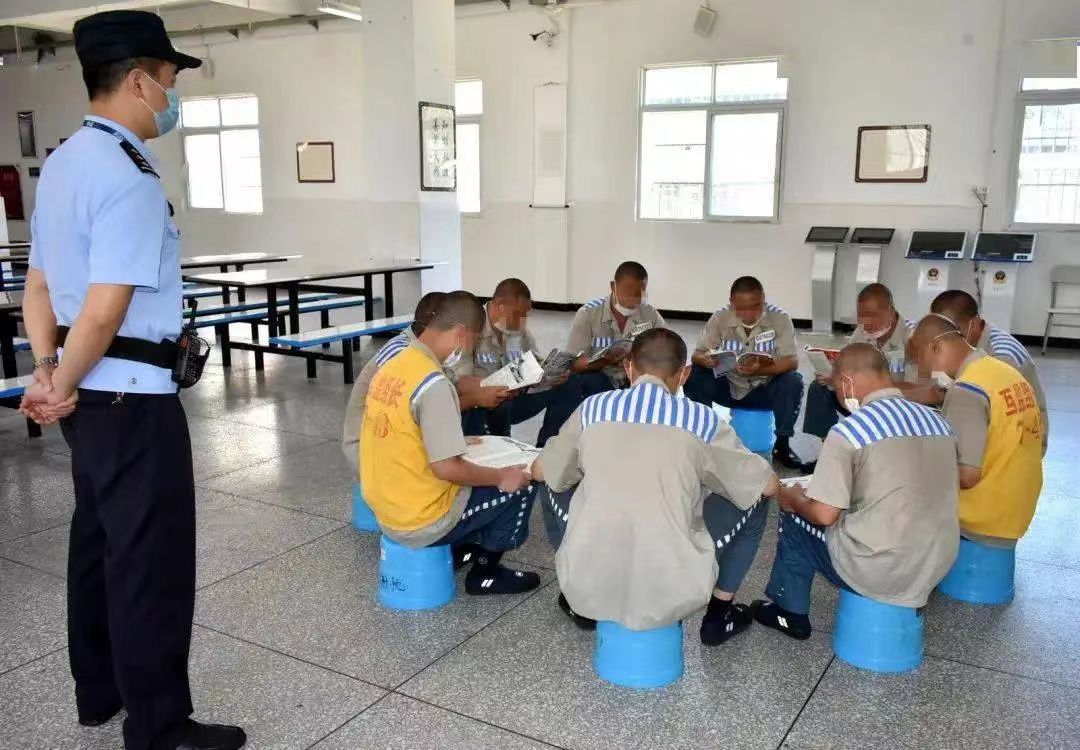 光尘法律监狱篇第十二期:"放风"都做些什么