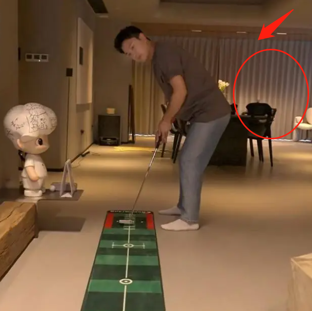 贾乃亮500平豪宅曝光!多处细节疑与李小璐同居复合,评论一边倒