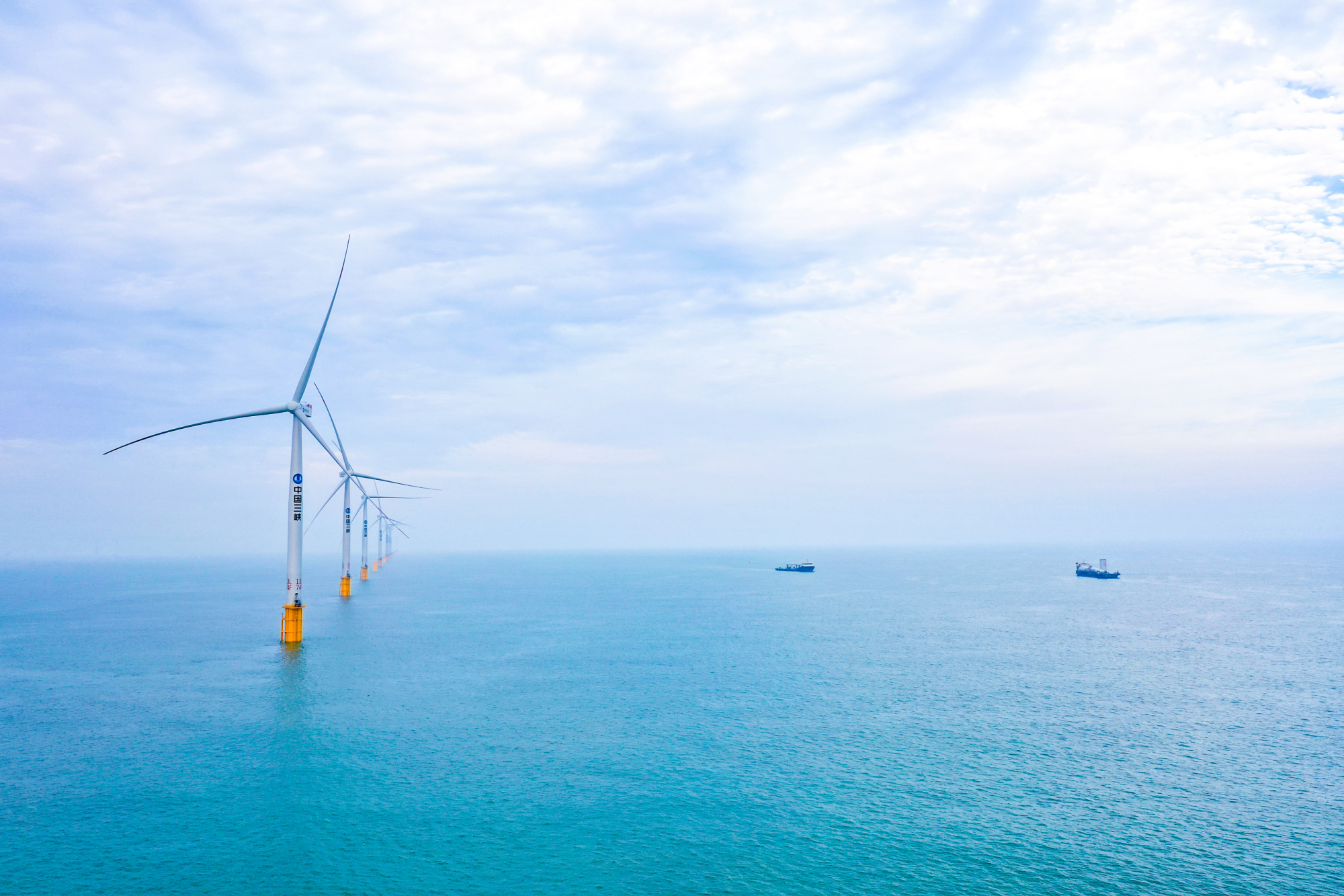 "海上三峡"供电江苏电网 我国首个柔性直流海上风电项目在如东并网