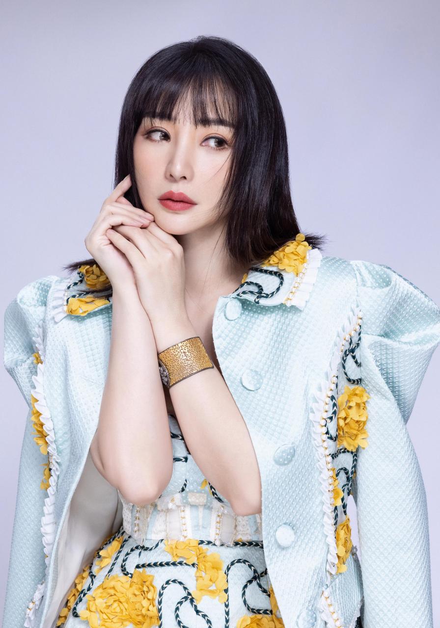 柳岩的五彩生活# 等风来不若追风去