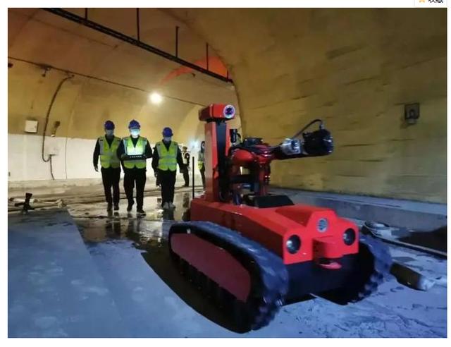 "丽水第一长"泗洲岭隧道内浓烟滚滚,抢险救援演练中机器人大显身手