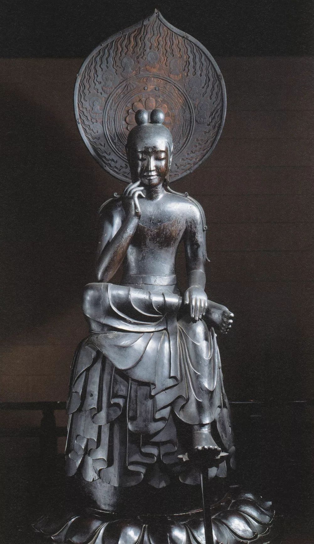 半跏思惟菩萨像之美