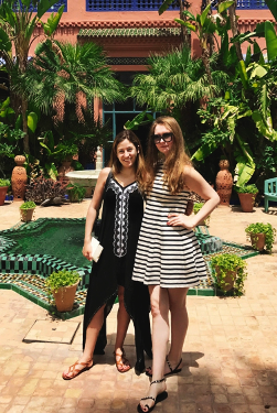 安娜与瑞秋在马拉喀什