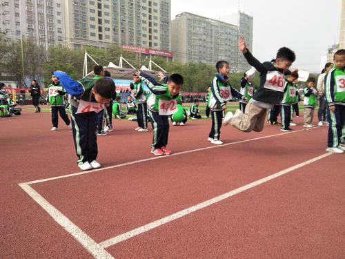 8岁跳远能跳多少厘米?儿童在跳远的时候有哪些注意事项?