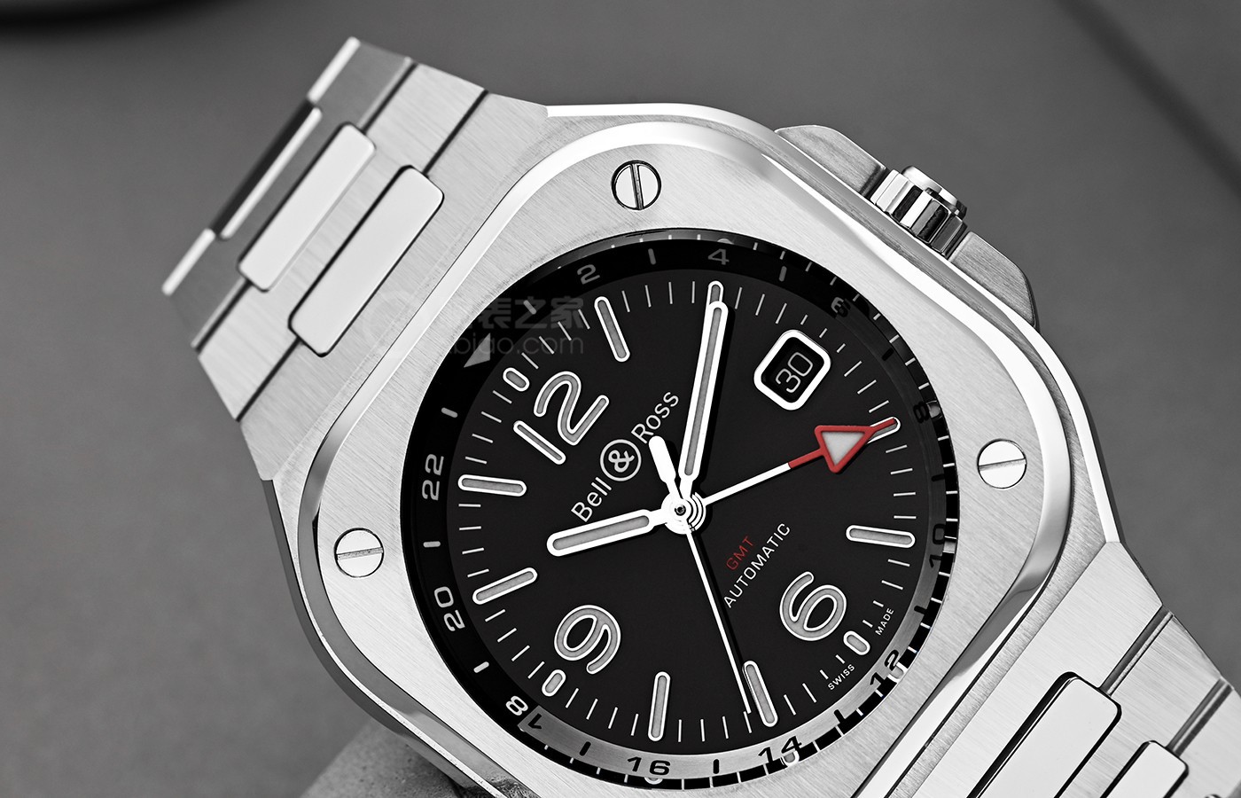 再拓新功能 柏莱士推出首款br 05 gmt腕表