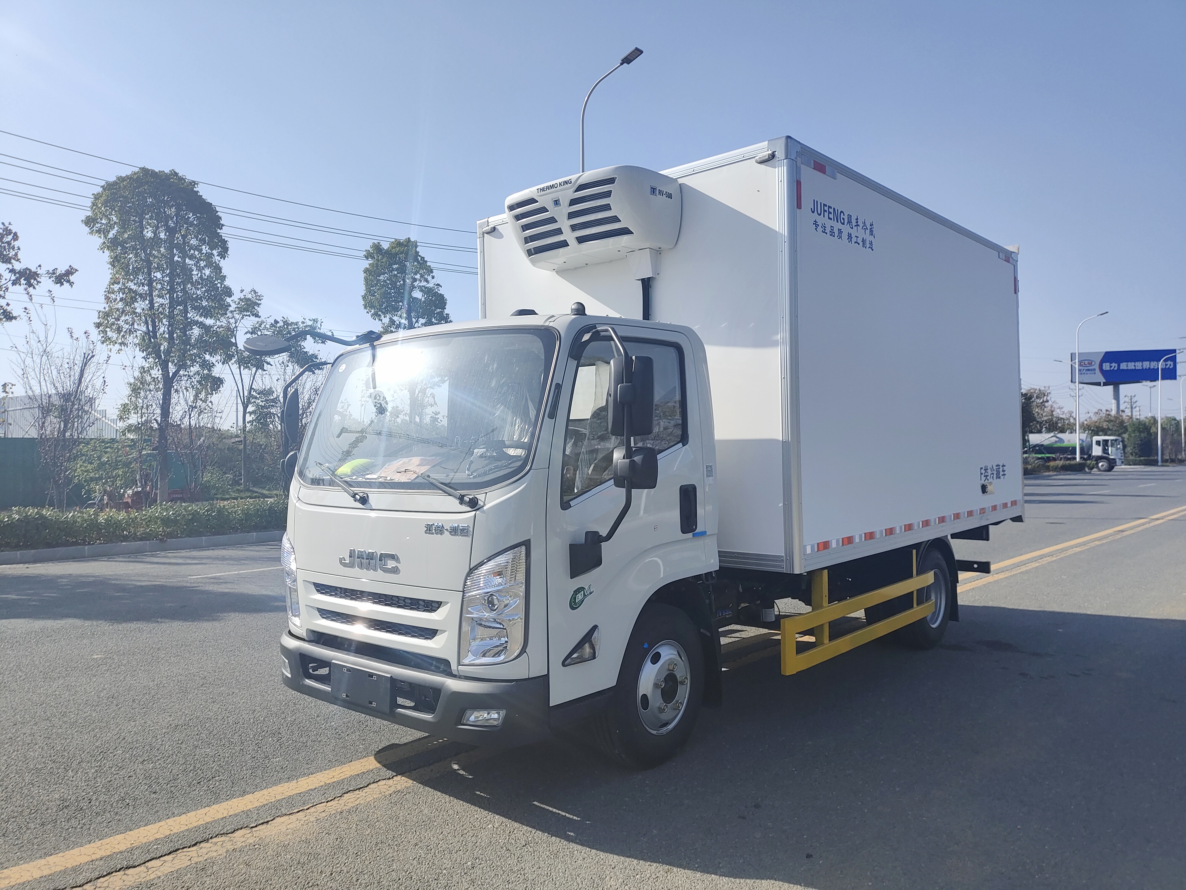 江铃凯运4.2米冷藏车,合规车型,蓝牌不超重,实力车型