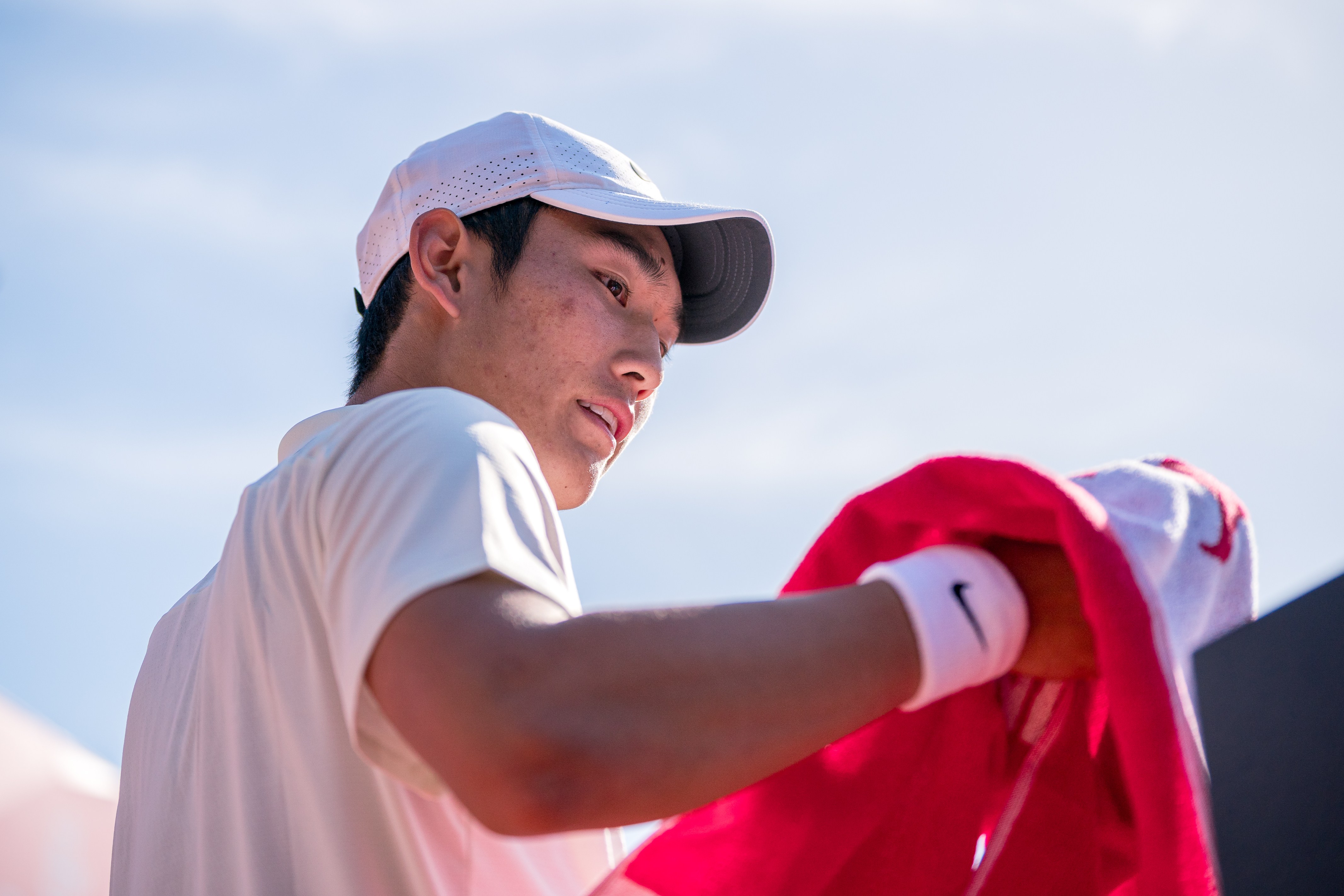 (体育)网球——巴塞罗那公开赛:商竣程资格赛首轮晋级