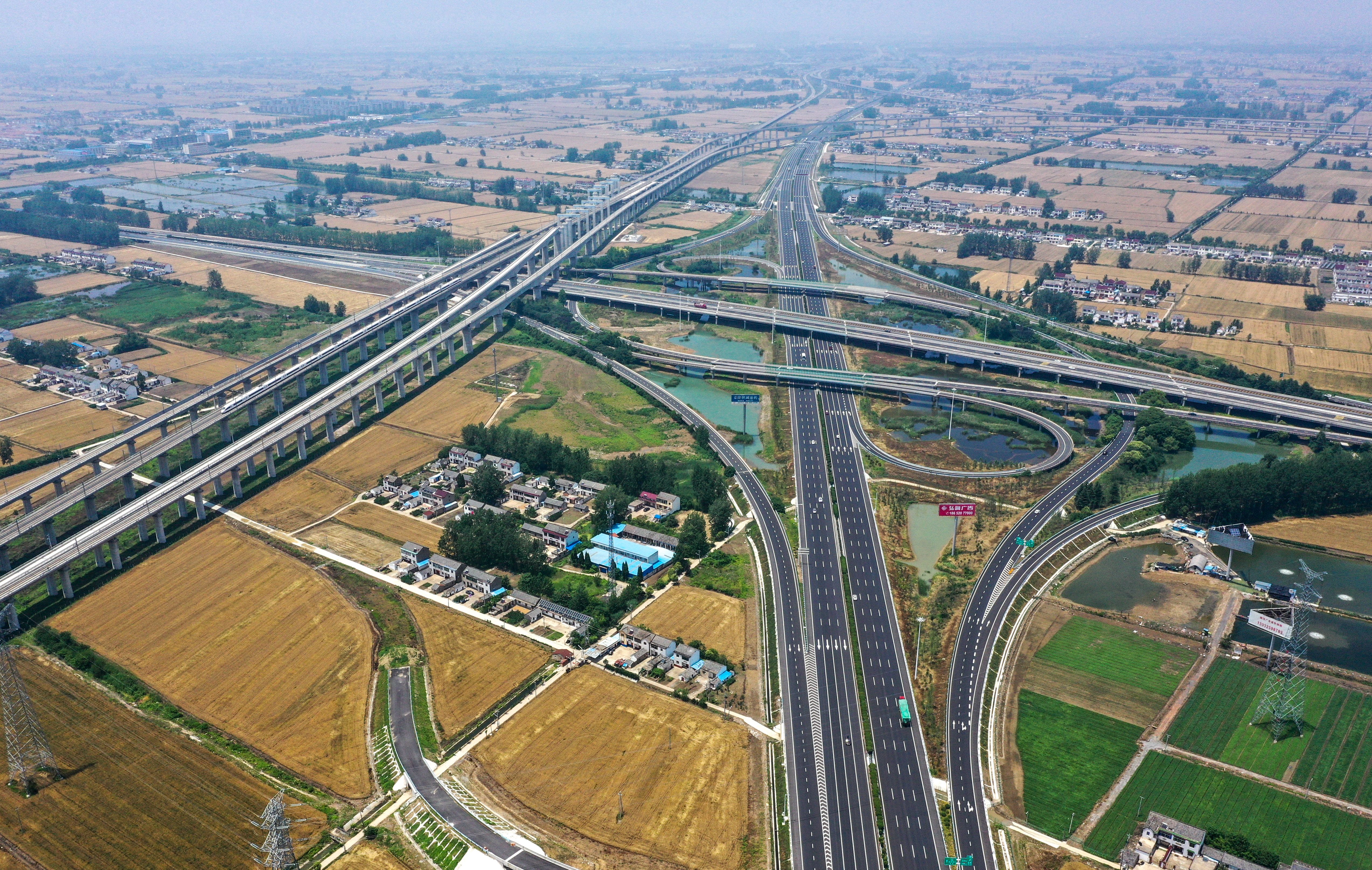 (经济)江苏加紧高速公路新建扩建工程建设