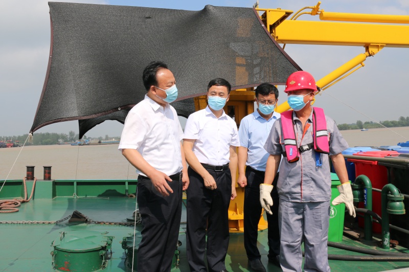 市人大常委会主任钱沙泉一行深入马鞍山船舶污染物集中接收站开展实地