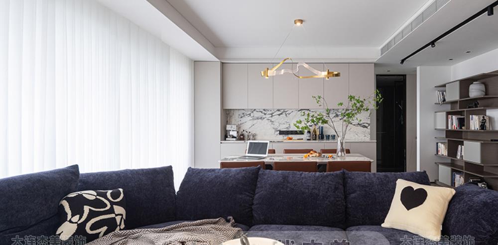大连装修的潮流趋势,通透开阔场景多样的客厅