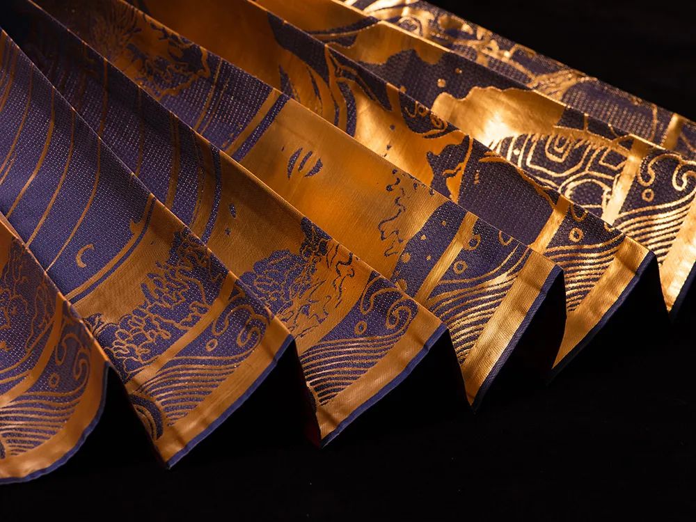 明制国风汉服,重现"寸锦寸金"南京云锦,绚丽华美